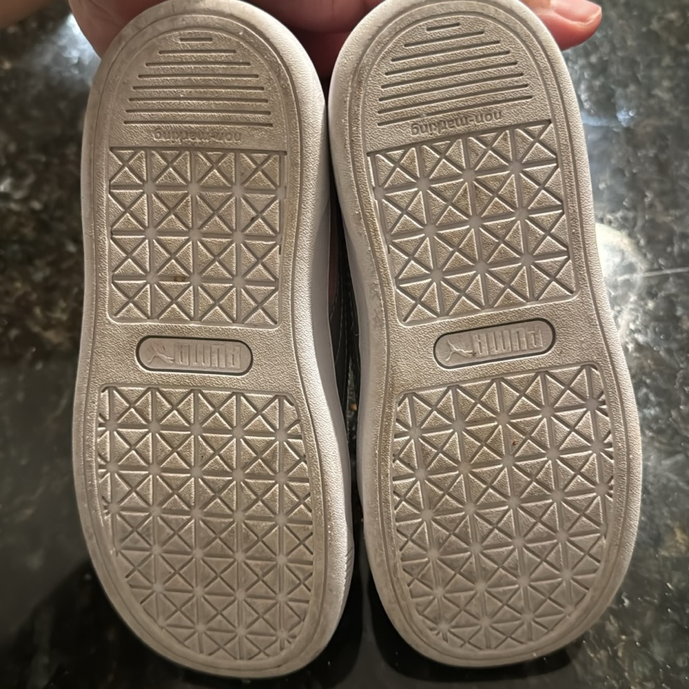 PUMA Kids' Vikky V3 Glitz Sneaker In Prism Pink & Puma Silver - Picture 6 of 7